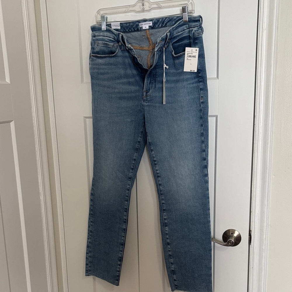 NWT. Good American Light Blue Straight Leg Jeans
